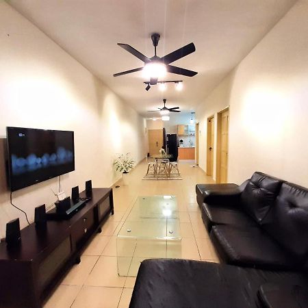 N'Dnie Homestay Pelangi Mall Condominium Кота-Бару Экстерьер фото