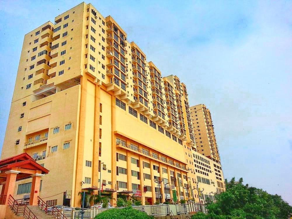 N'Dnie Homestay Pelangi Mall Condominium Кота-Бару Экстерьер фото